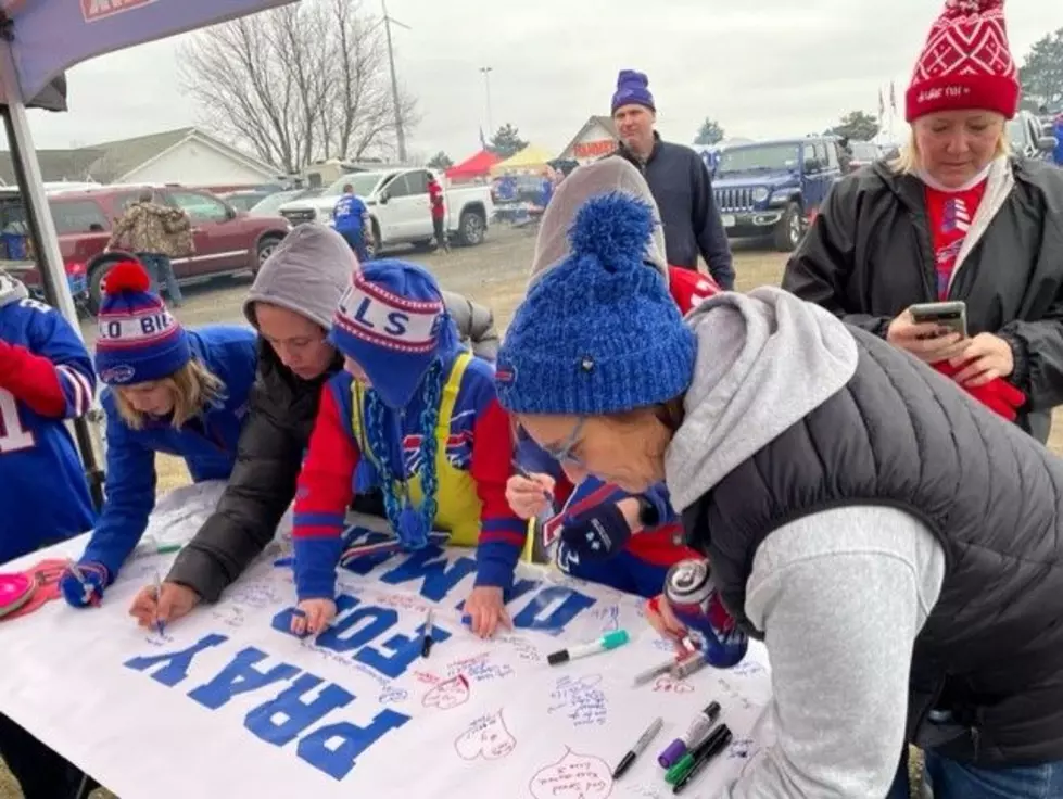 Bills Mafia Show Love For Damar Hamlin Before Game [PHOTOS]