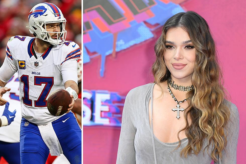 How Hailee Steinfeld Showed Support For Bills in New York City