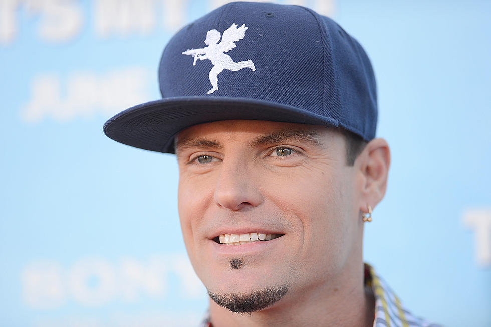 Vanilla Ice Says Suge Knight Never Hung Him From a Balcony [VIDEO]