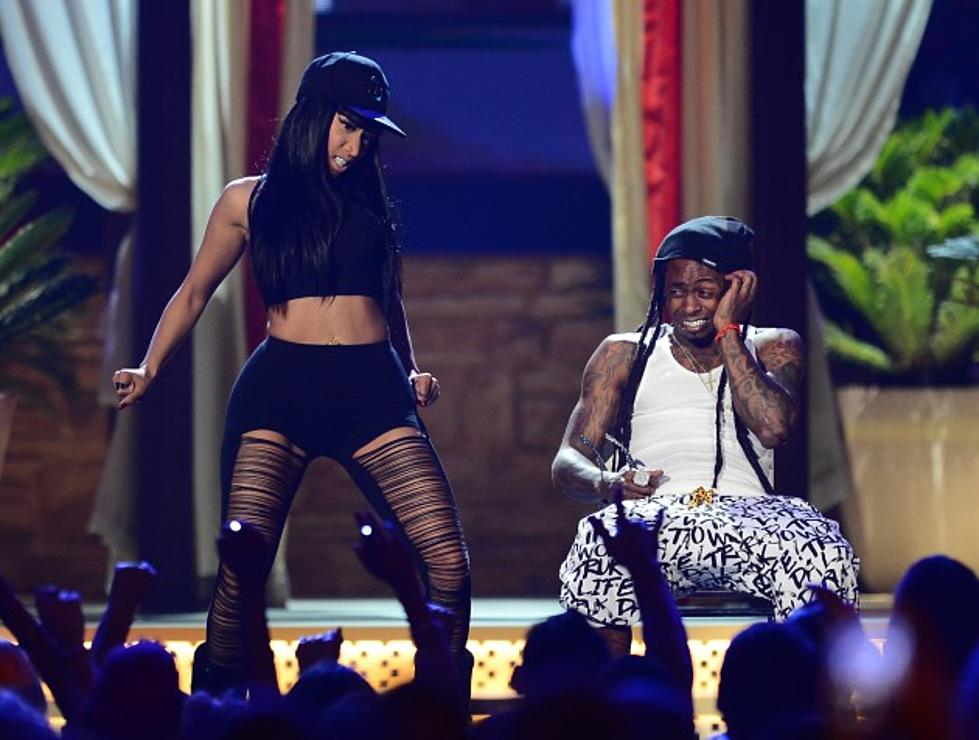 Nicki Minaj Gives Lil Wayne a Lap Dance On Stage During 2013 Billboard Music Awards [VIDEO]