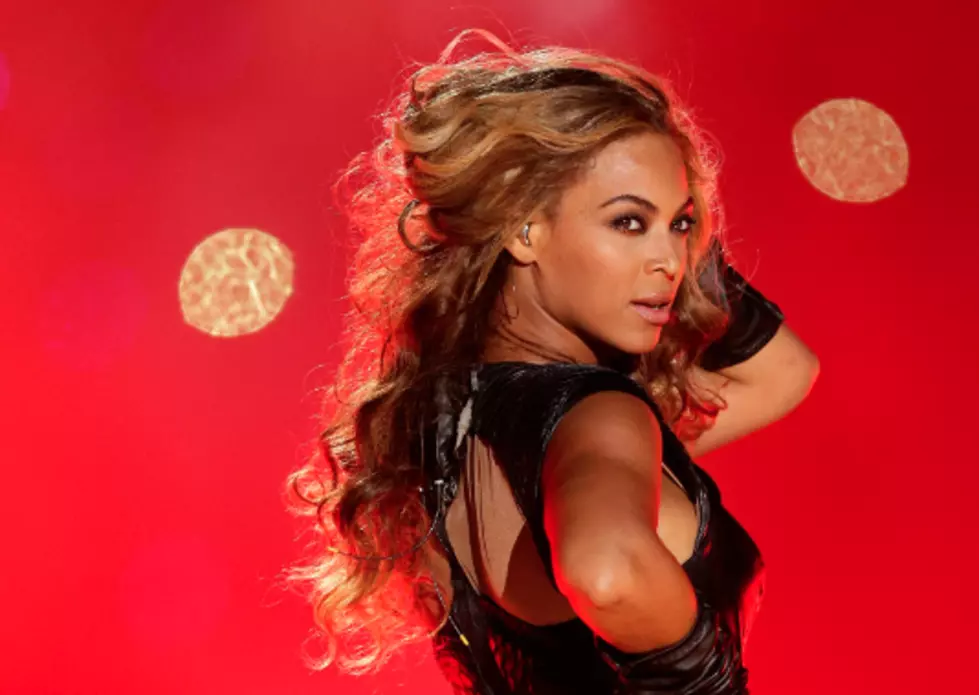 Beyonce Get&#8217;s a Slap On the Booty From a Fan While On Stage [VIDEO]