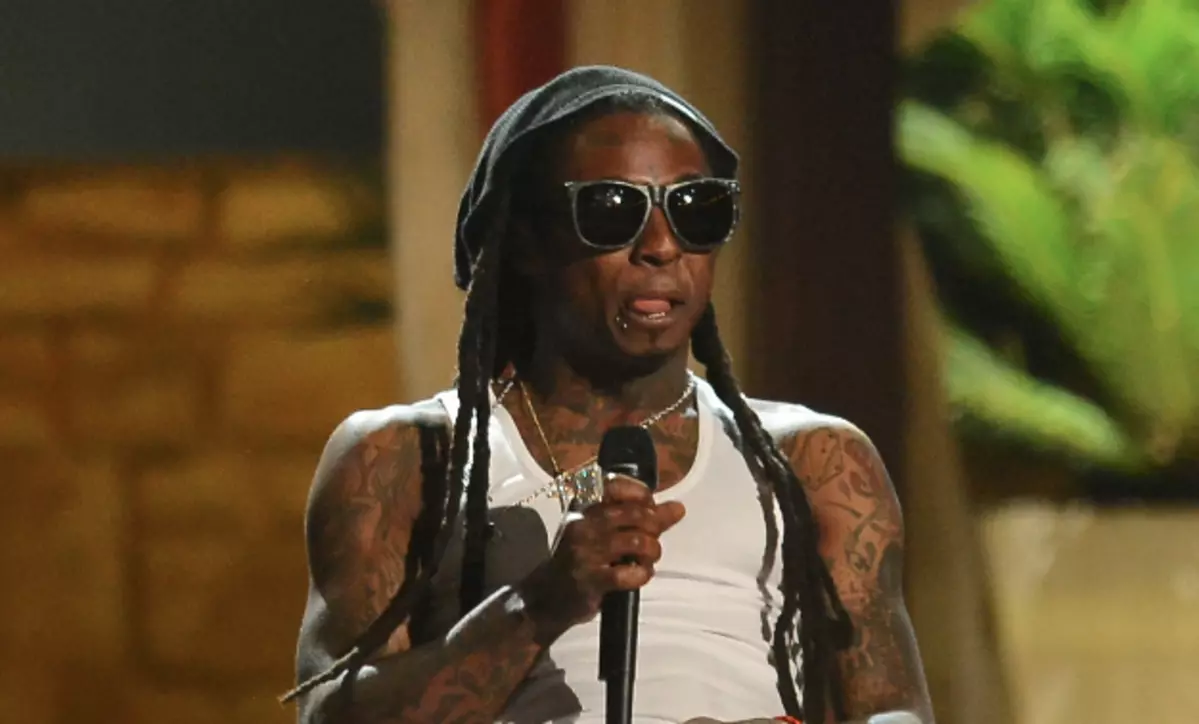 Did Lil Wayne Shot Himself In The Chest