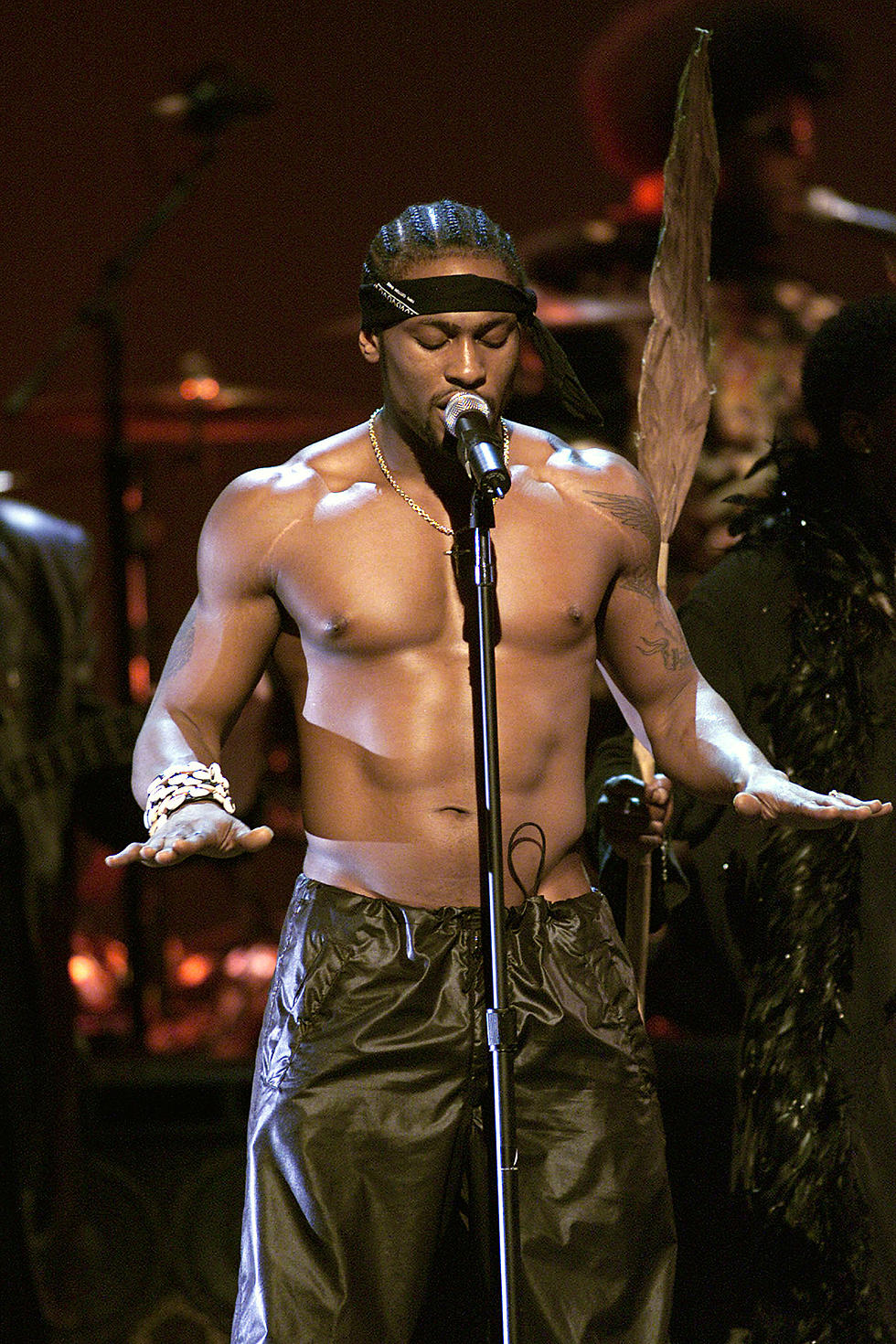 D’Angelo To Pay Tribute To James Brown — Tha Wire  [VIDEO]