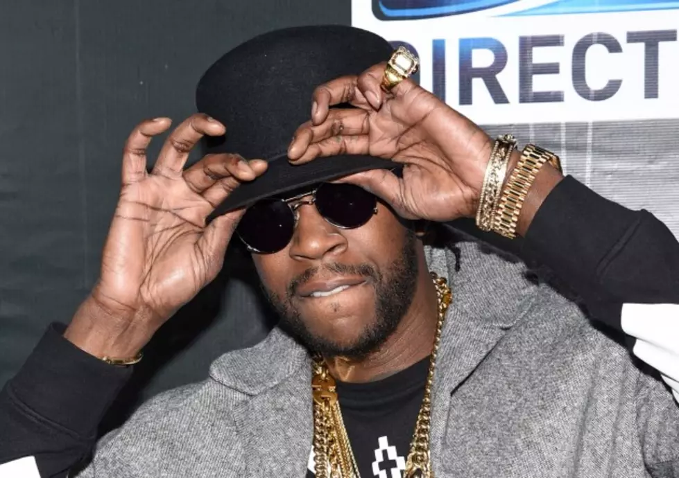 2 Chainz Gets Really High and Smokes a Gold-Covered Joint [VIDEO, NSFW]