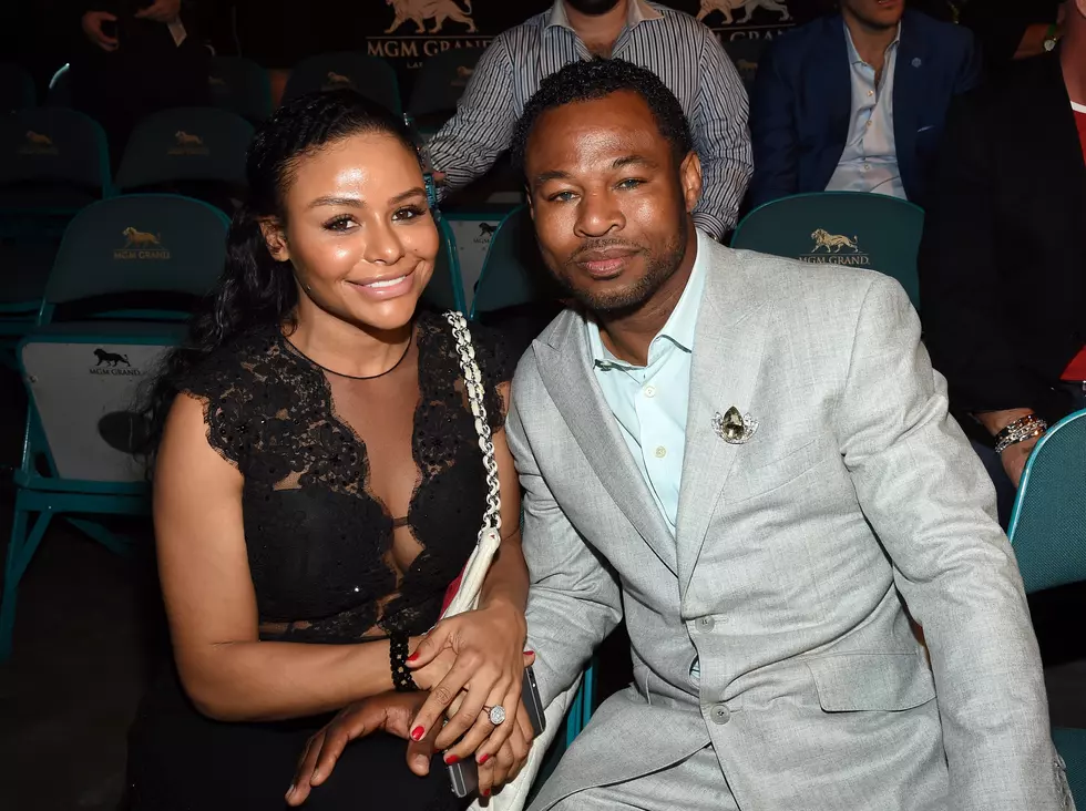 Boxer Ricardo Mayorga Slaps Shane Mosley’s Girlfriend on the Butt during Press Conference [VIDEO]