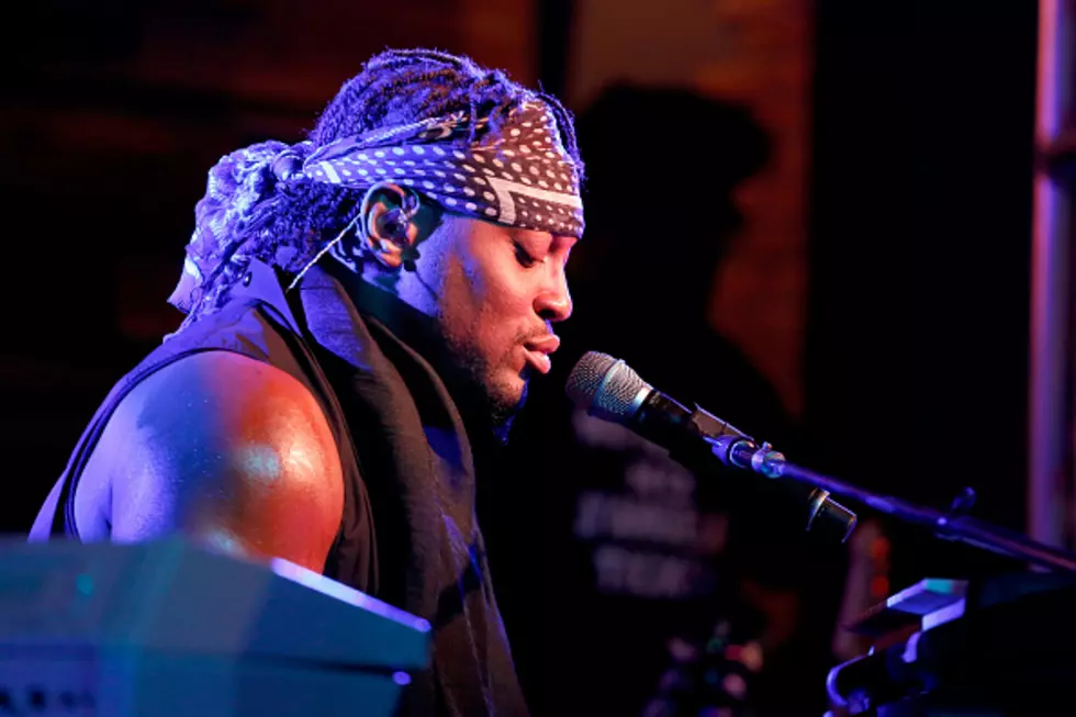 D’ Angelo Does A Prince Cover On The Jimmy Fallon Show [VIDEO]