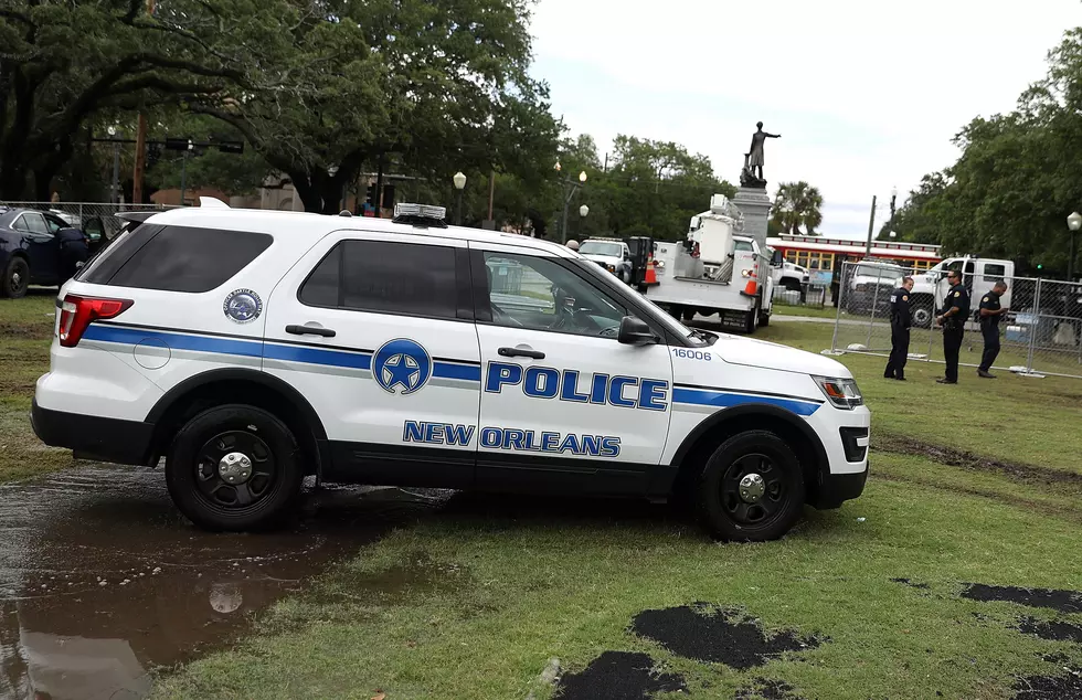 New Orleans Cop works overtime trying to subdue naked pedestrian