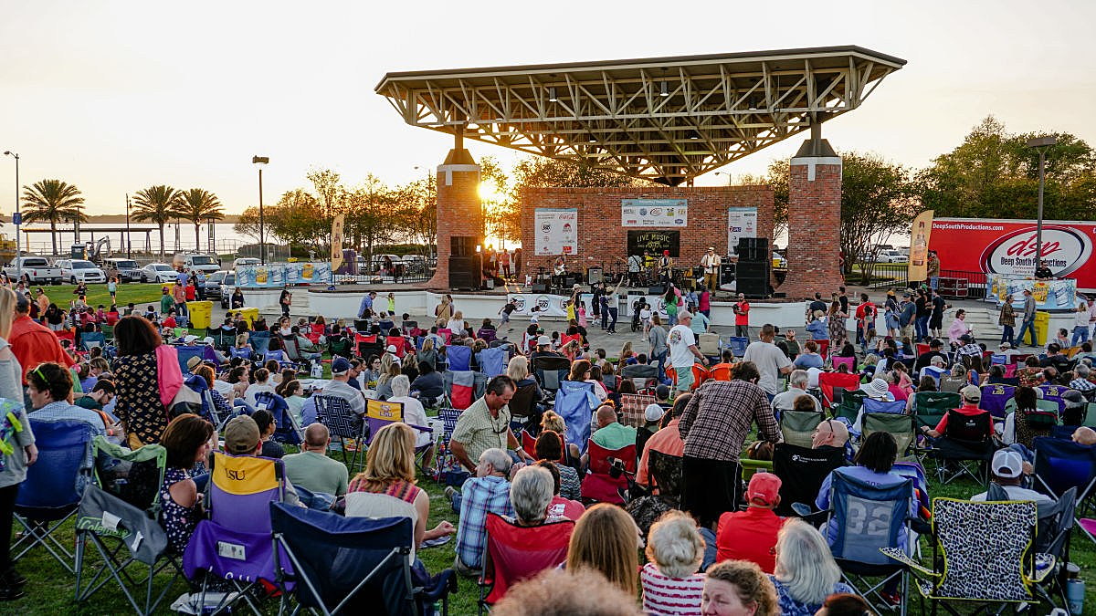 Live The Lakefront Returns This Friday Night