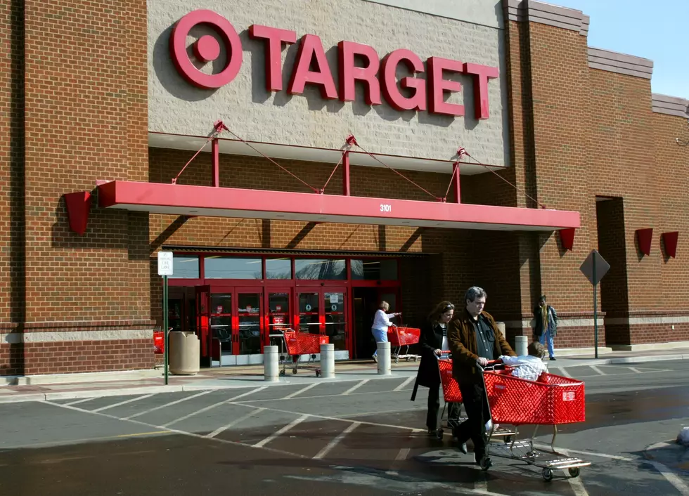 Karen Drags Basket Stand Around Target, Goes off on Employee