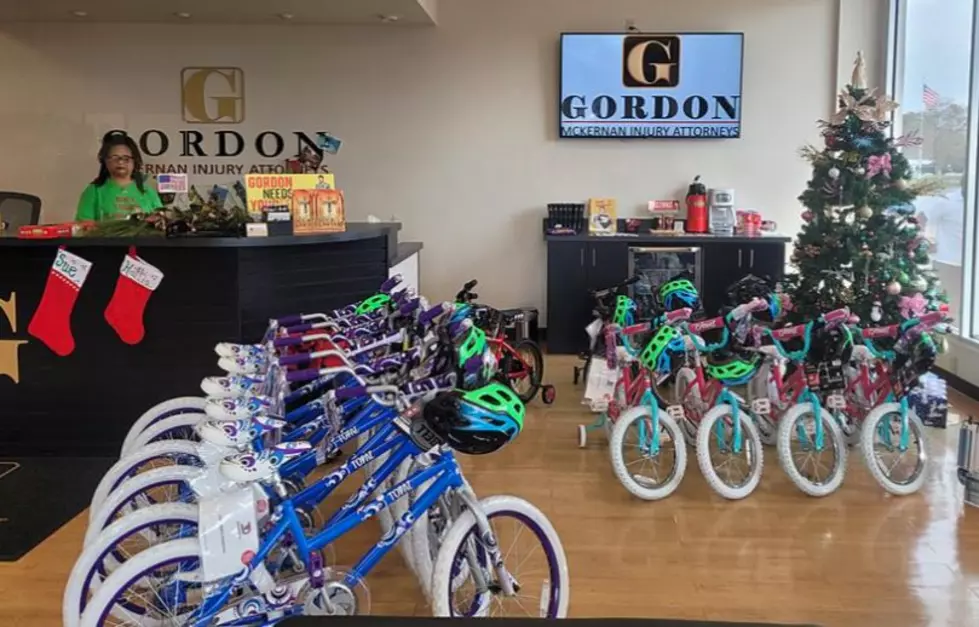 Lake Charles Gordon Gives Christmas Bike Giveaway 2022