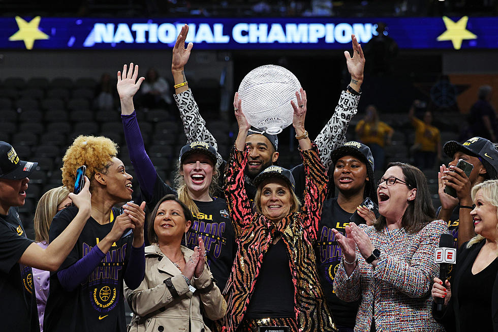 Kim Mulkey Inks New Deal With LSU, Makes Women's B-Ball History