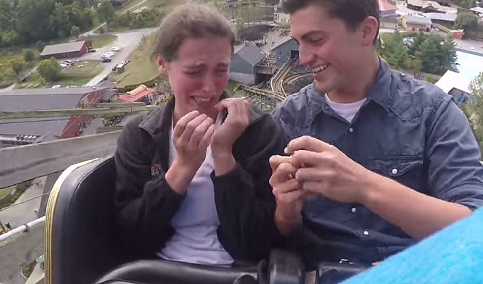 Guy Proposes to His Girlfriend on a Roller Coaster [VIDEO]