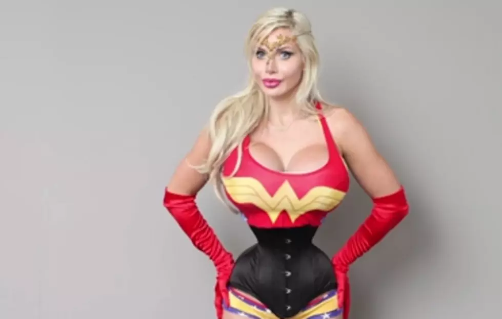 Woman has Six Ribs Removed to Look Like a Cartoon [VIDEO]