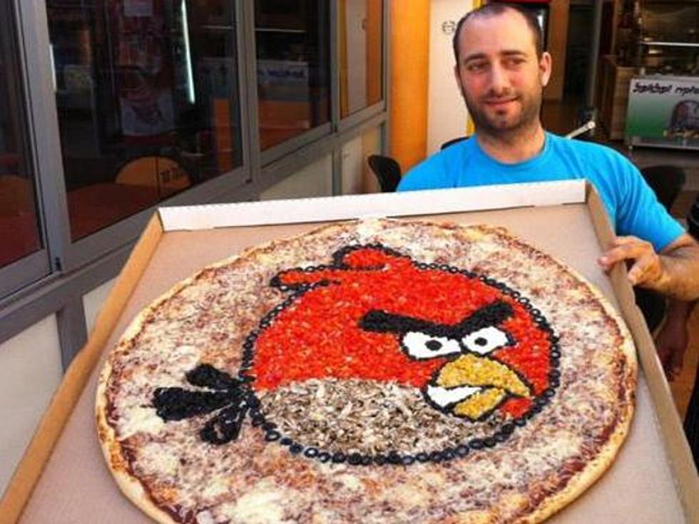 &#8216;Pig Out&#8217; With the Angry Birds Pizza [PHOTO]