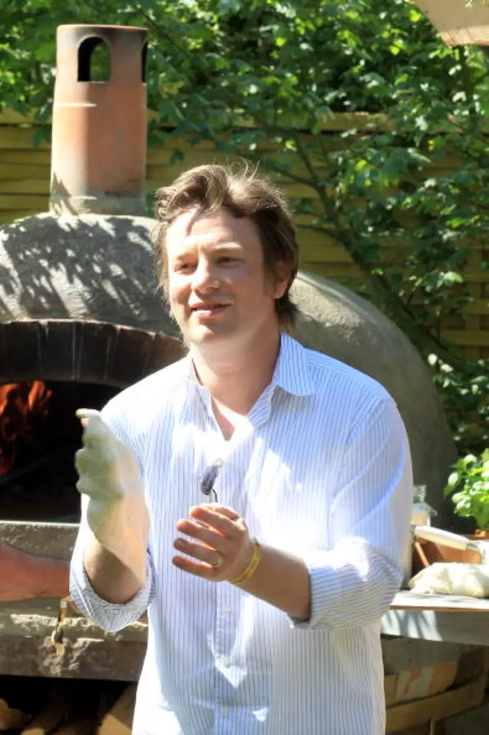 Health-Focused Jamie Oliver&#8217;s Cookbook Named One Of 2011&#8217;s Most Unhealthy