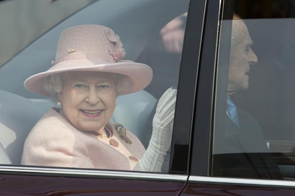 Couple Gets a Special Visitor to Their Wedding – The Queen of England