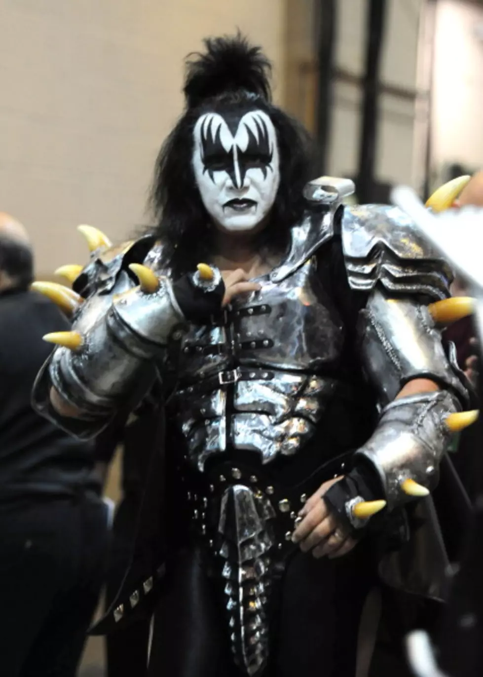 Gene Simmons to Sing National Anthem Tonight for NFL Game + News on KISS’s New Album