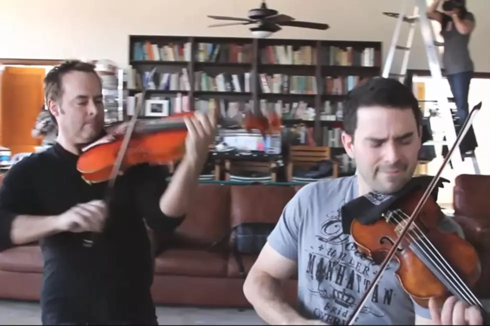 Dueling Fiddlers Take on AC/DC&#8217;s &#8220;Thunderstruck&#8221; and &#8220;Back in Black&#8221; [VIDEO]