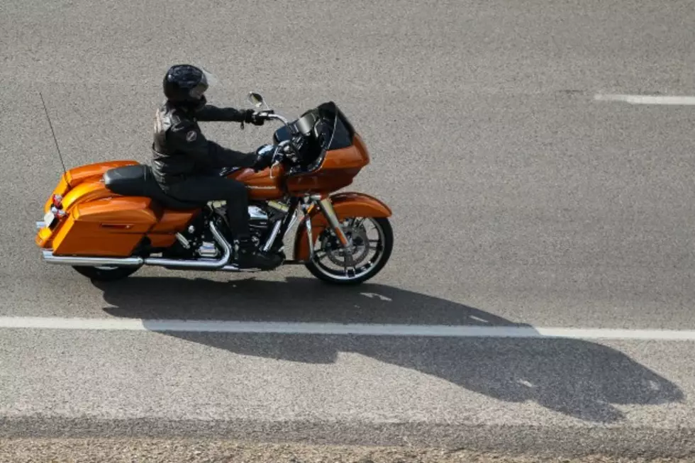 Motorcycle Lane Splitting California Style [VIDEO]