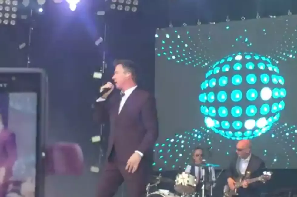 What’s Rick Astley Up To?  Singing Uptown Funk in London [VIDEO]