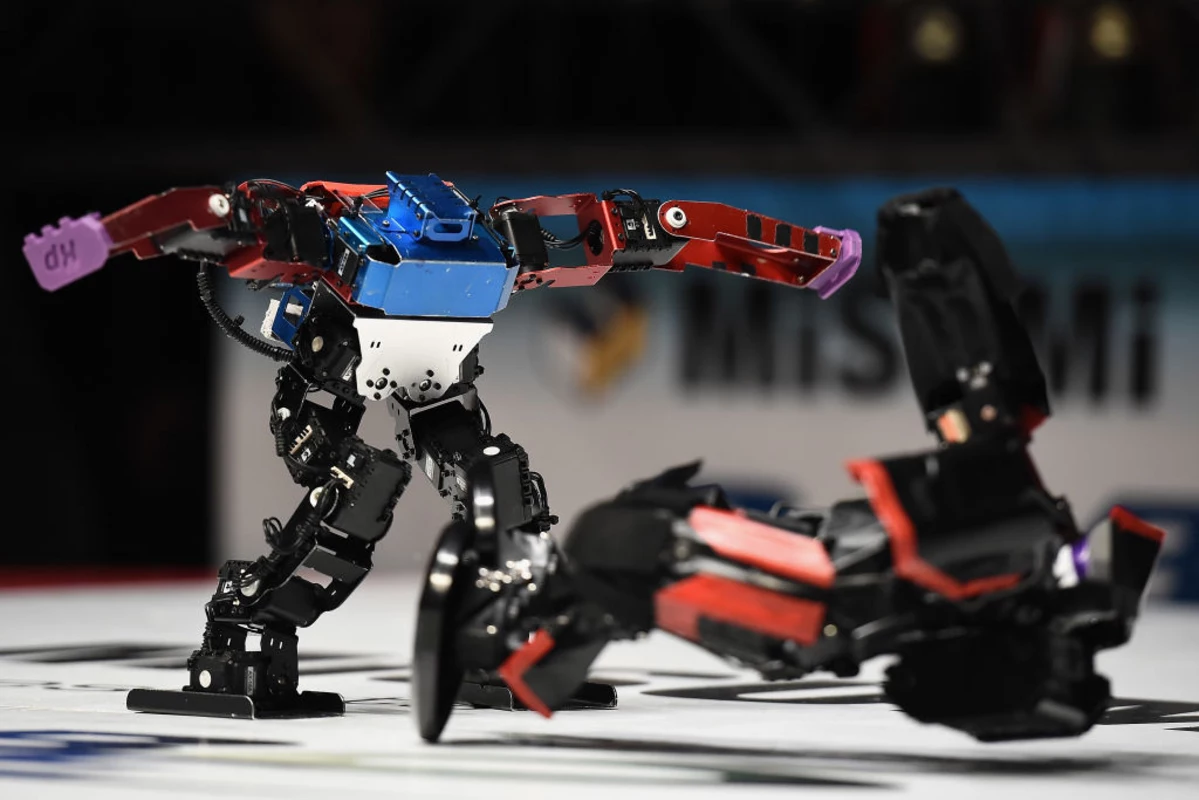 Битва роботов 1 4. Битва роботов. Робототехника бои роботов. Боевые роботы для боев. Робот для битвы роботов.