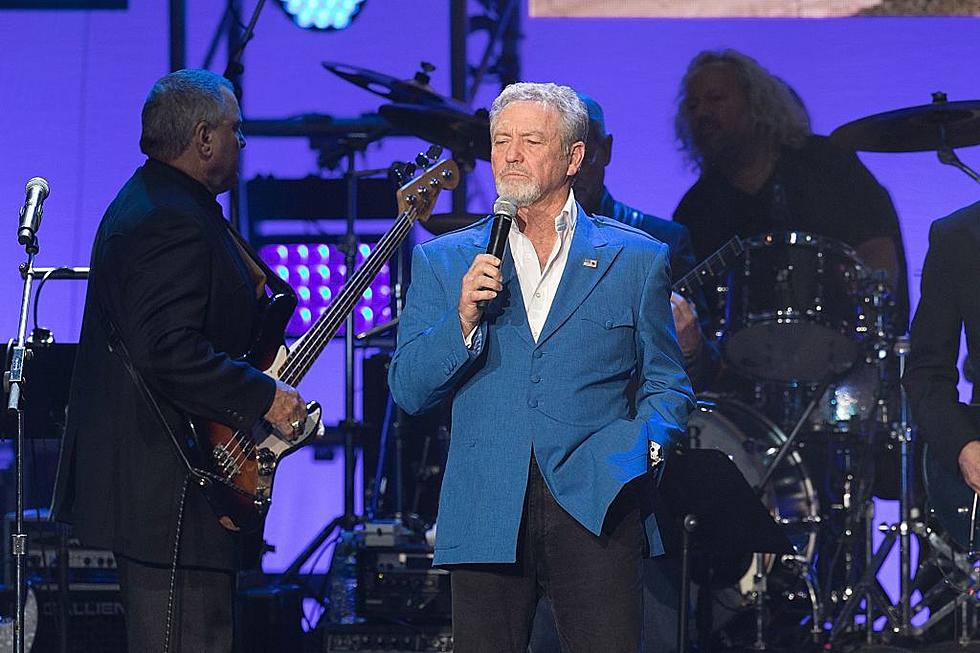 Larry Gatlin Offers Reward For Grammy Award Stolen From Minnesota Restaurant