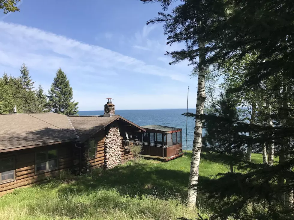Relax On Lake Superior’s North Shore In This Quaint Log Cabin Near Two Harbors