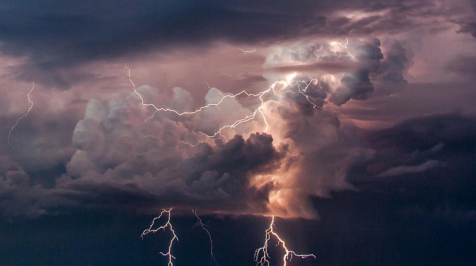 Here&#8217;s How the &#8220;30-30 Rule&#8221; May Save Your Life During a Northland Thunderstorm Season