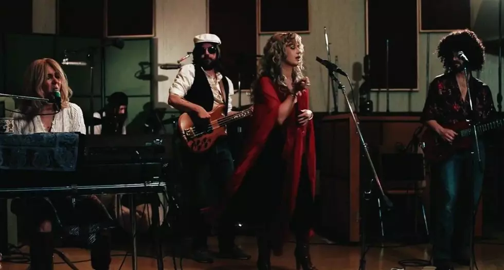 Chisholm Gets A Full Fleetwood Mac Night With Costumes Gear And All