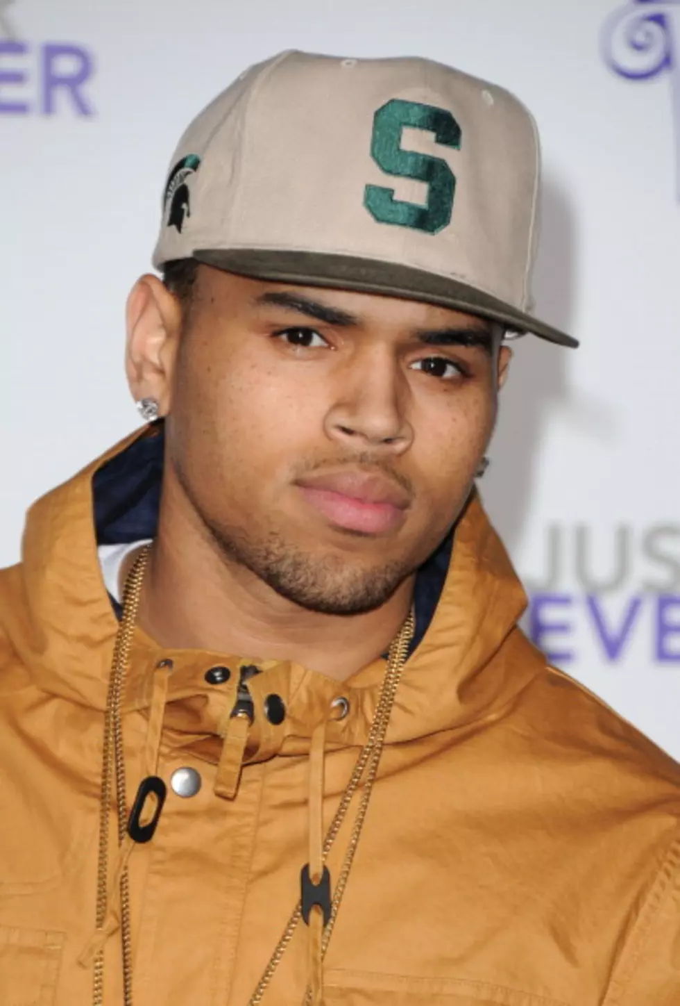 Angry Chris Brown Enraged On The Set Of GMA, Breaks Window and Storms Out!