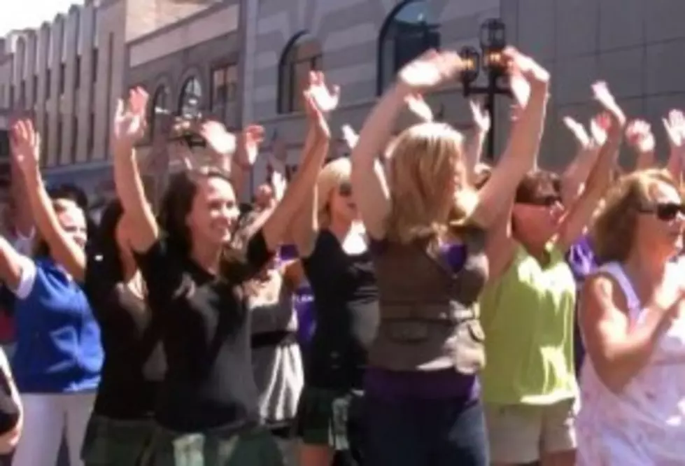 Dancing Flash Mob Appears in Downtown Duluth for Sidewalk Days [VIDEO]