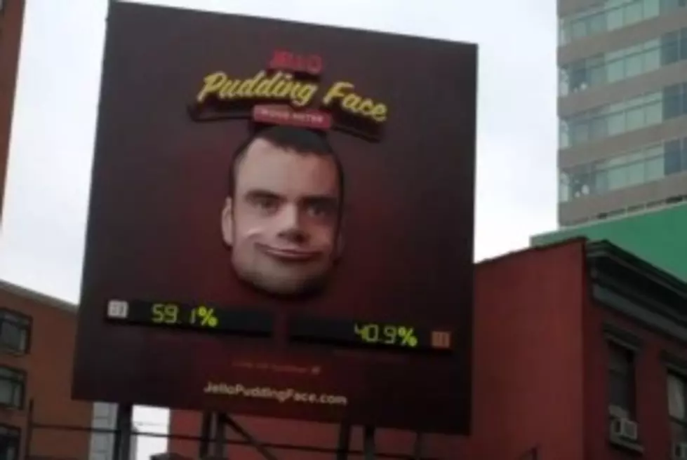 New Animated Billboard Reacts to Emoticons From Twitter [VIDEO]