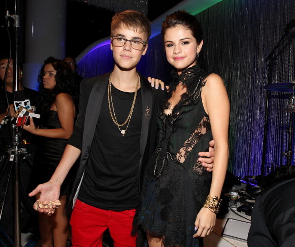 Justin Bieber Wears Selena’s Jeans In The Relationship, Seriously!