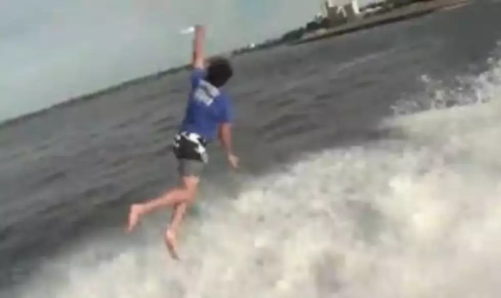 Incredible Frisbee Catch From a Moving Boat [VIDEO]