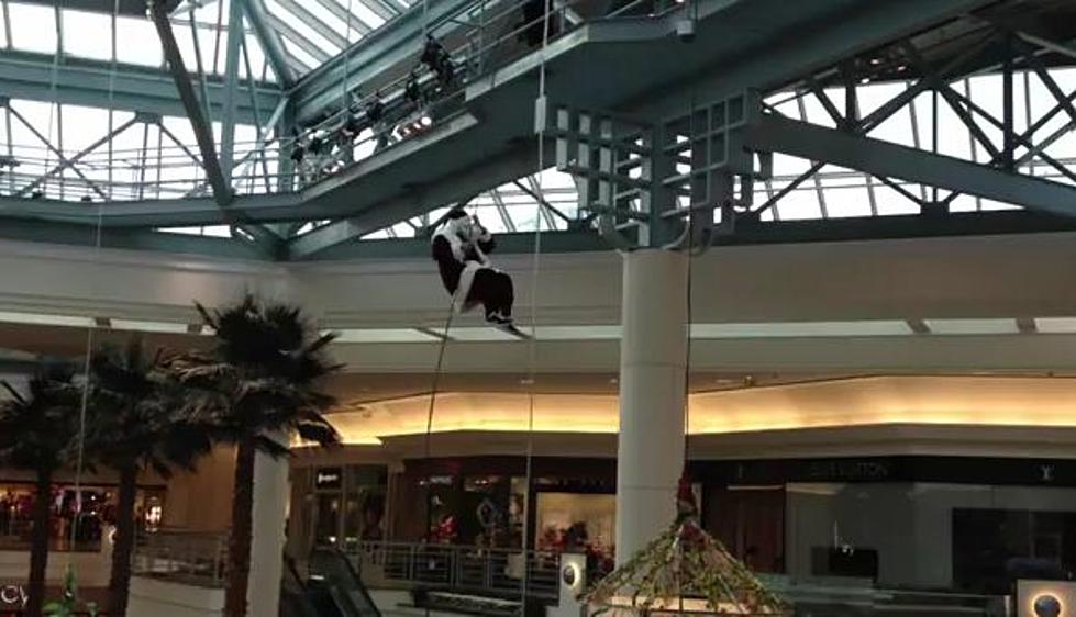 Mall Santa Tries to Slide Down Rope to Meet Kids, He Failed! [VIDEO]