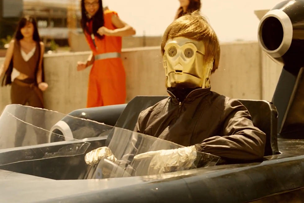 Justin Bieber’s “Boyfriend” Gets the Star Wars Treatment as C-3PO Sings “Droidfriend” [VIDEO]