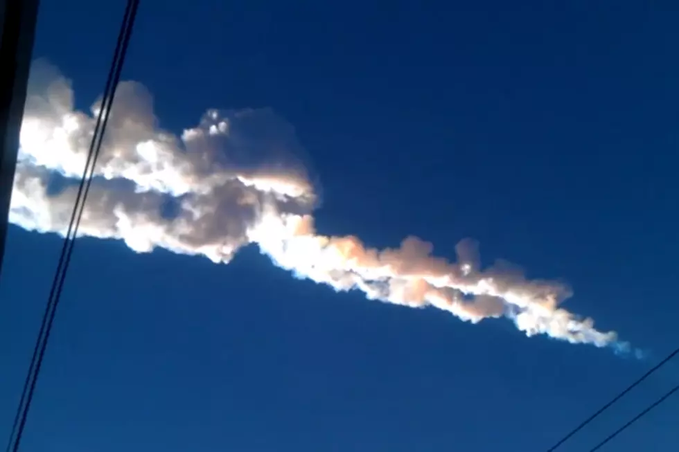 Meteor Explodes into Massive Fireball Over Chelyabinsk Region of Russia Causing Injuries and Panic [VIDEOS] UPDATED