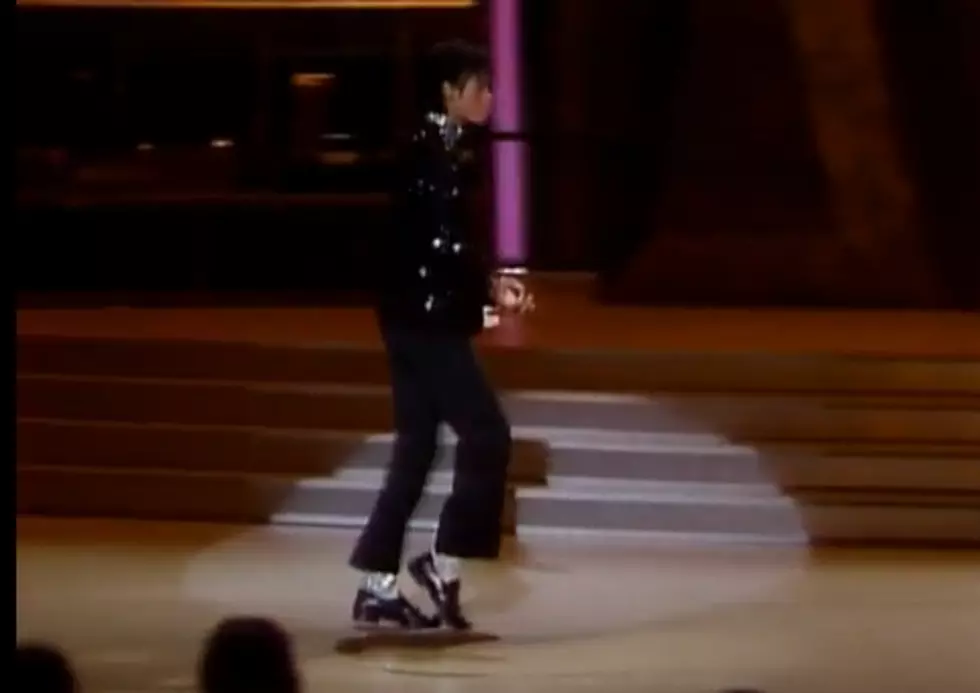 Michael Jacksons Moonwalk Turns 30 this Year! [VIDEO]