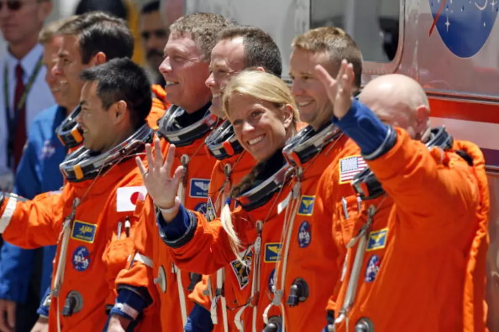 Minnesota Astronaut Attends Her High School Reunion From Space