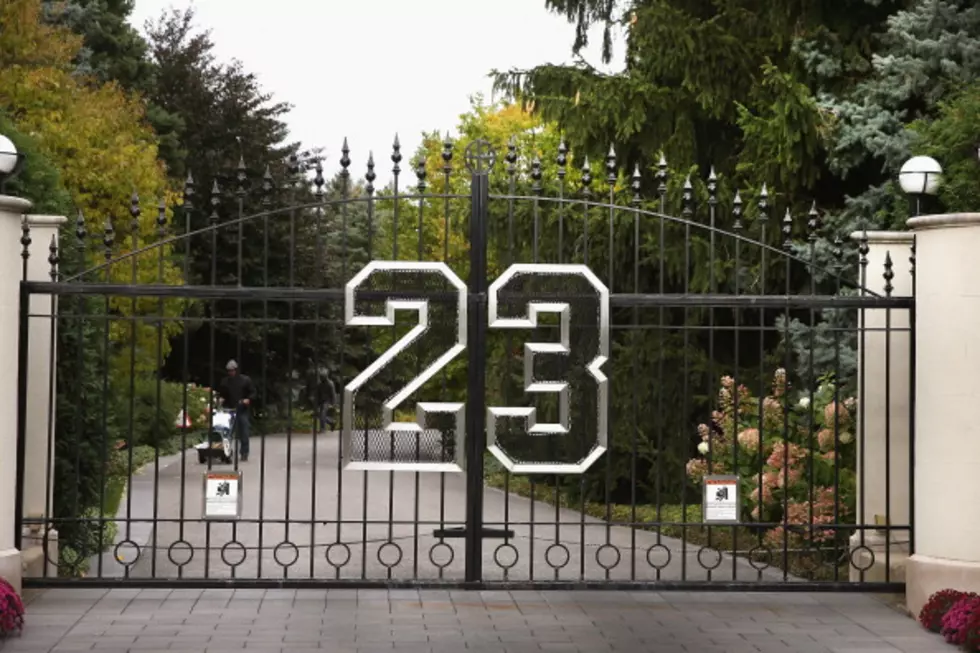 Michael Jordans Former Chicago Home Is Up for Auction as We Get a Peak Inside [VIDEO]e
