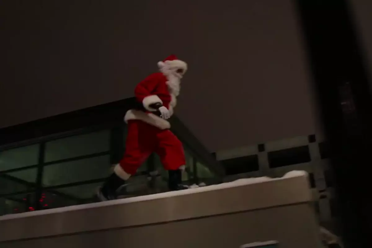 How Does Santa Deliver Presents? Newly Found Footage [VIDEO]