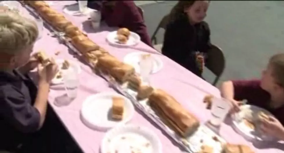 World’s Biggest (well almost) Peanut Butter and Jelly Sandwich [VIDEO]