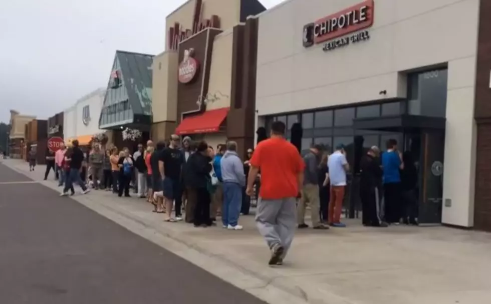 Chipotle‎ Opens to a Long Line at The Miller Hill Mall [VIDEO]
