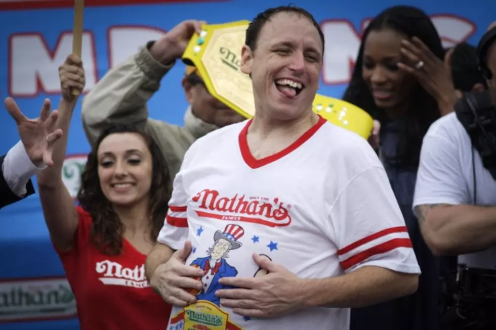 Joey Chestnut Eats 9 lbs. of Turkey in 10 Minutes [VIDEO]