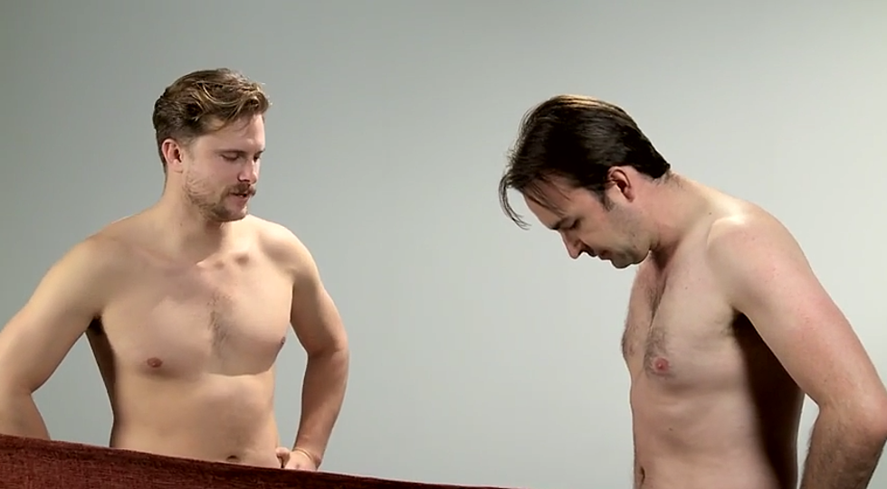 One of the Wierdest and Most Awkward Videos You Will Ever See – Male Best Friends See Eacth Other Naked For The First Time [VIDEO]