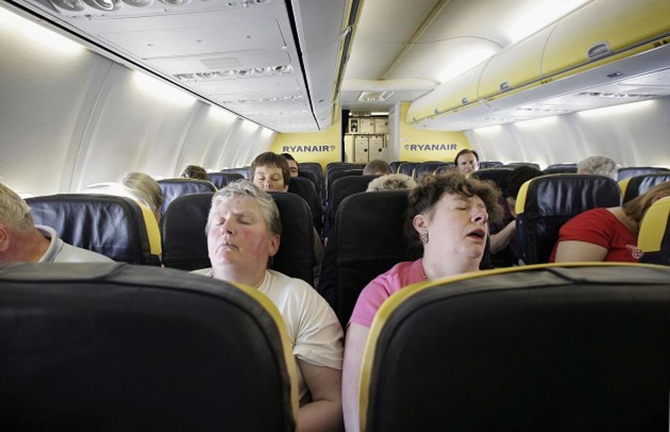 Epic Passenger Shaming,as Woman Falls Asleep on Strangers Lap [VIDEO]
