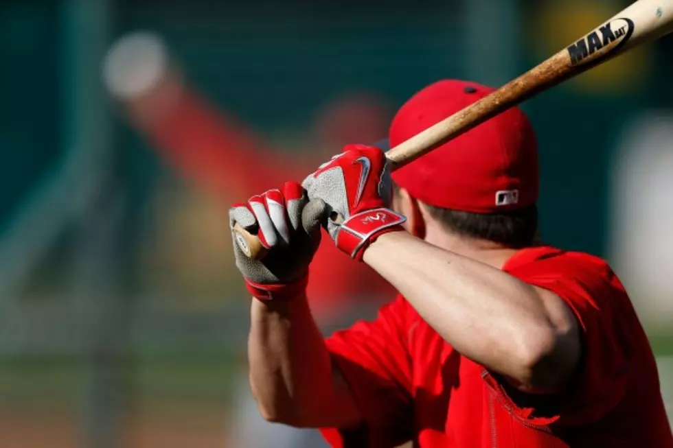 Man Catches a Line Drive Barehanded, at a Minor League Baseball Game [VIDEO]