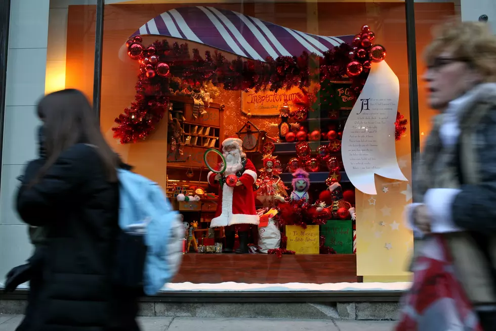 Downtown Duluth Businesses are Busy Preparing Storefront Windows, for the Holidays [VIDEO]