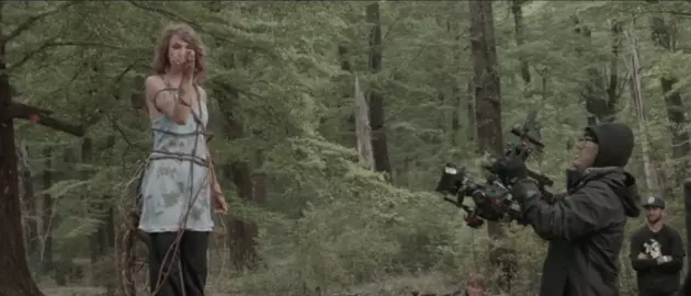 Taylor Swift Gives Behind The Scenes Look at &#8220;Out of The Woods&#8221; [VIDEO]