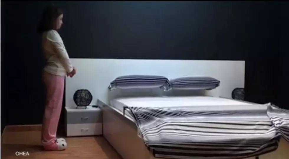 A Bed that Makes itself, the Laziest Thing Ever or Pure Genius? [VIDEO]